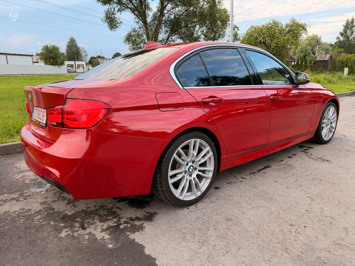 BMW 330, 2.0 l., Седан