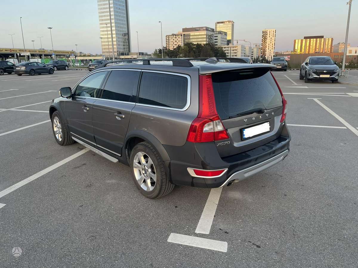 Volvo XC70, 2.4 l., wagon