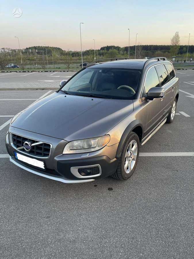 Volvo XC70, 2.4 l., wagon