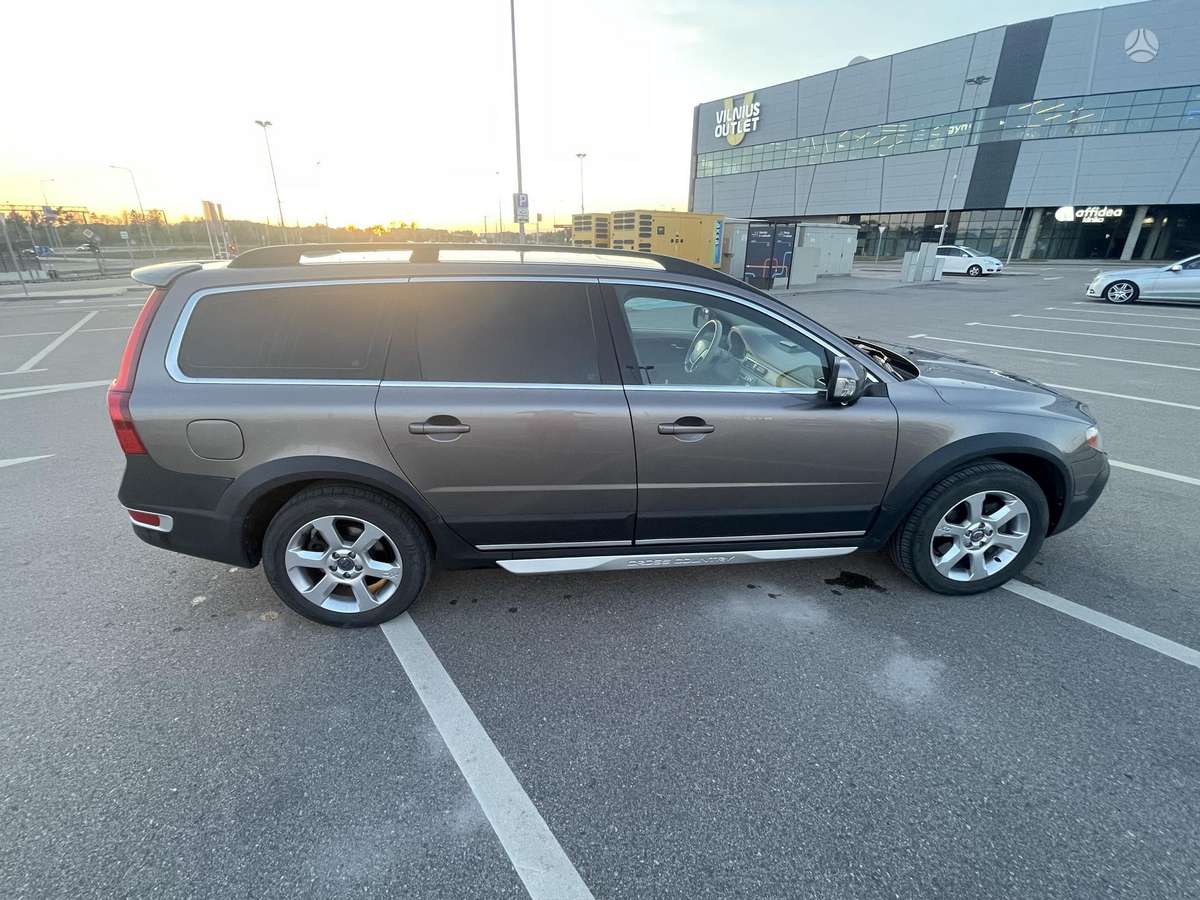 Volvo XC70, 2.4 l., wagon