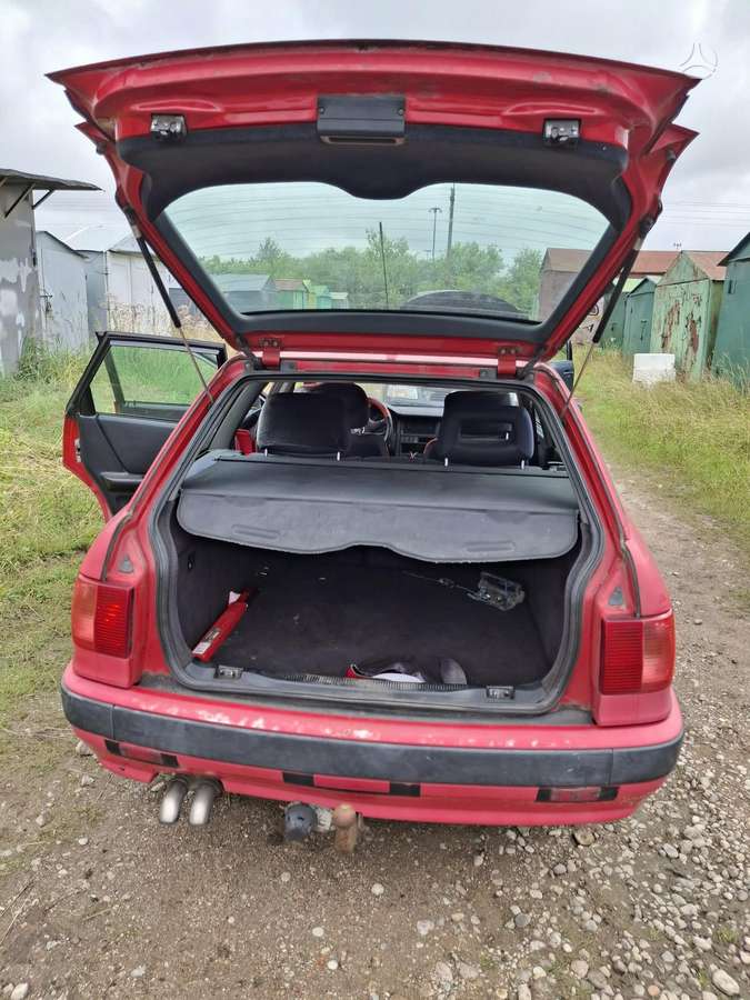 Audi 80, universalas