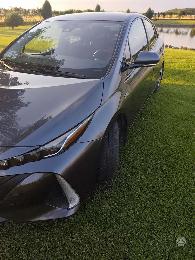 Toyota Prius - 4