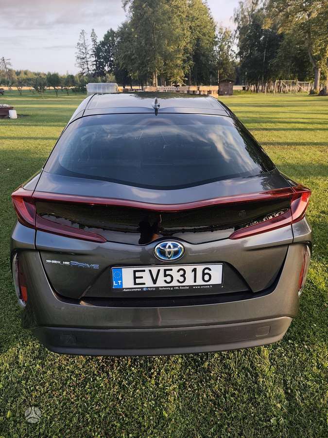 Toyota Prius - 8