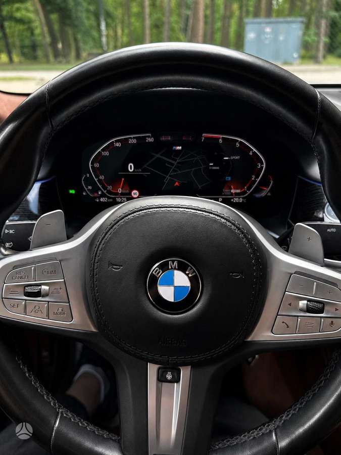 BMW 750, 4.4 l., Седан