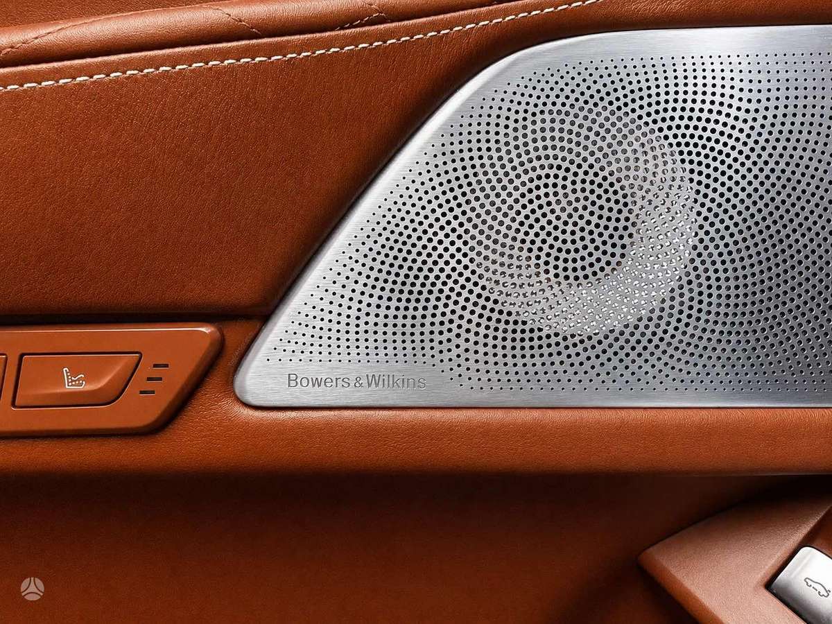 BMW 750, 4.4 l., Седан