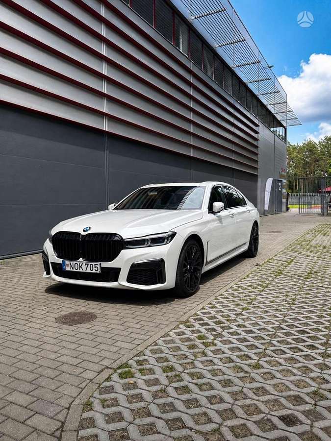 BMW 750, 4.4 l., Седан