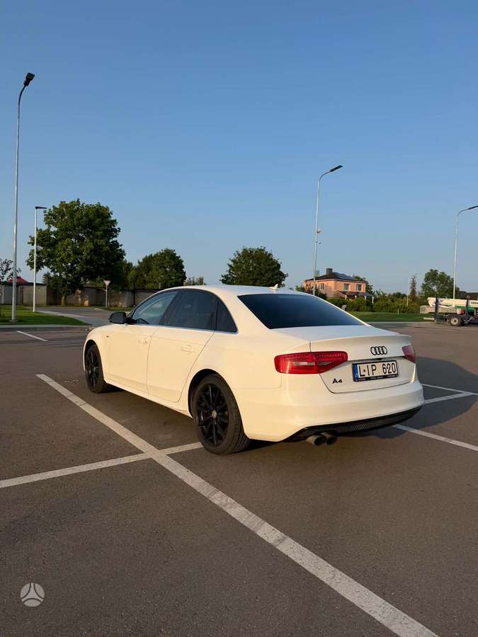 Audi A4, 2.0 l., Седан