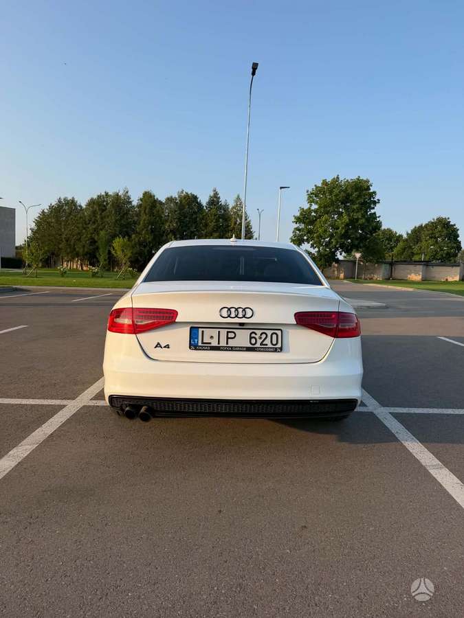 Audi A4, 2.0 l., Седан