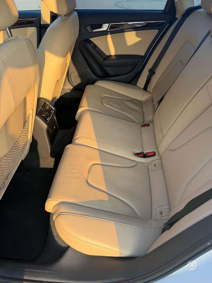 Audi A4, 2.0 l., Седан