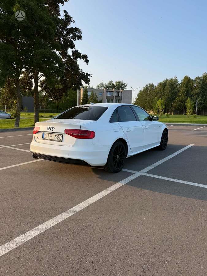 Audi A4, 2.0 l., Седан