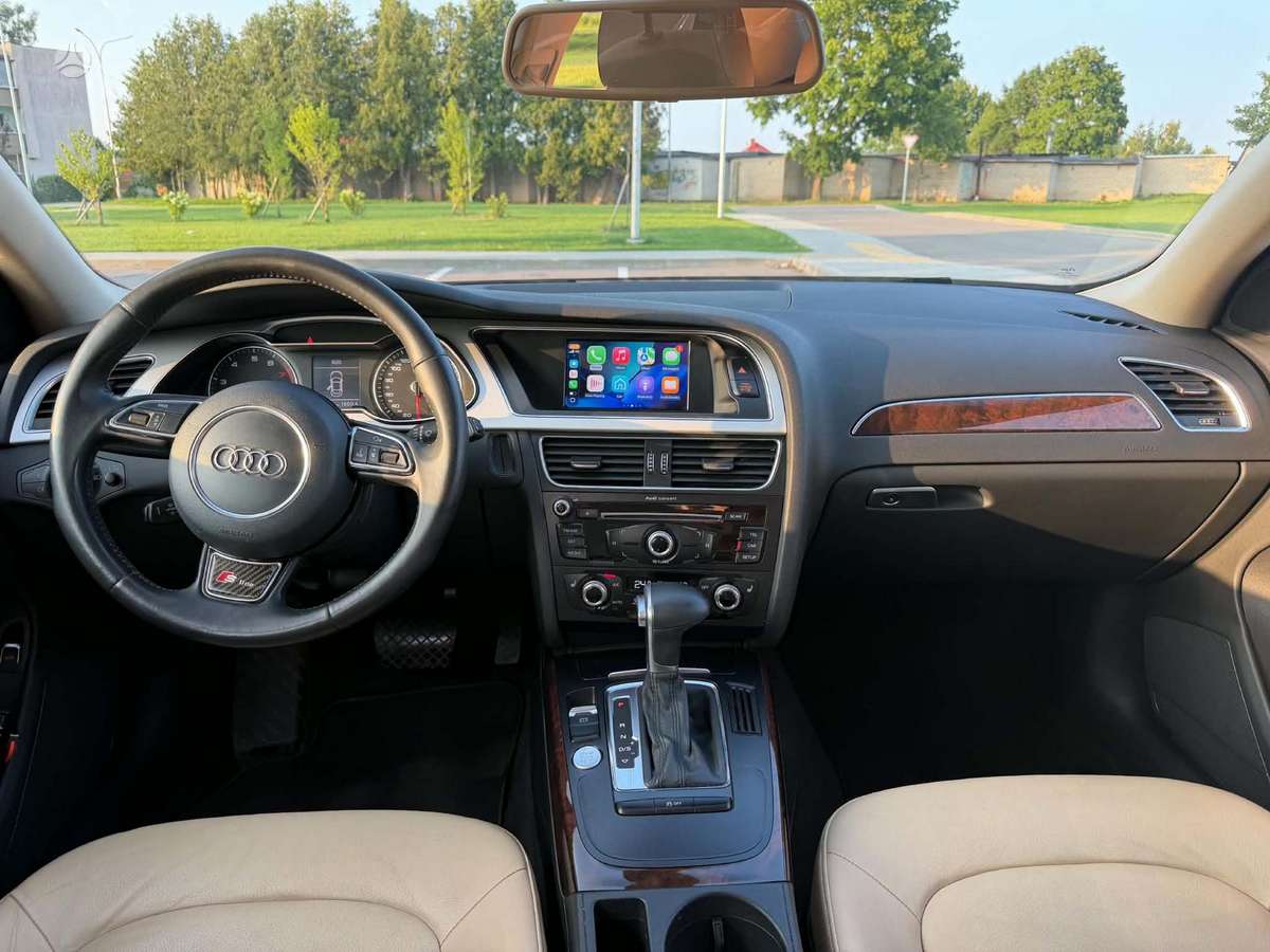 Audi A4, 2.0 l., Седан