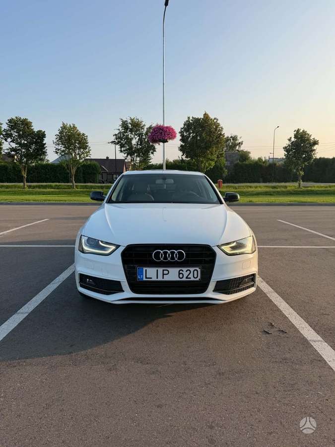 Audi A4, 2.0 l., Седан