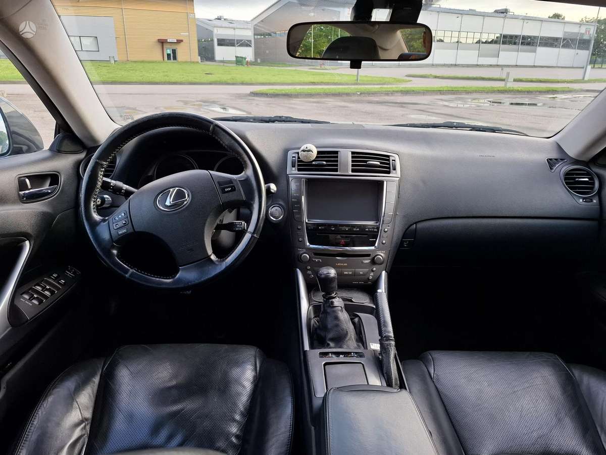 Lexus IS 220, 2.2 l., Седан