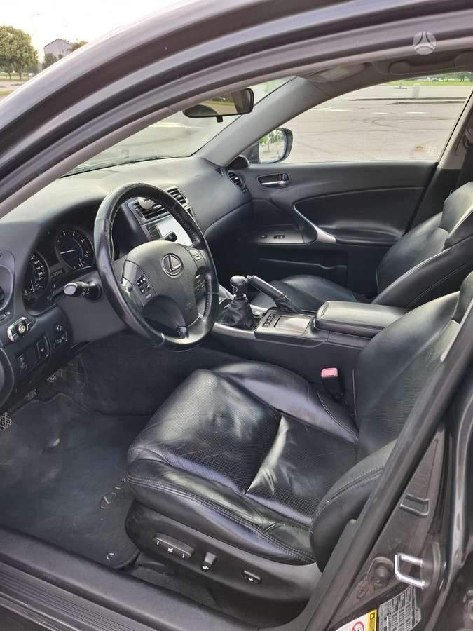Lexus IS 220, 2.2 l., Седан