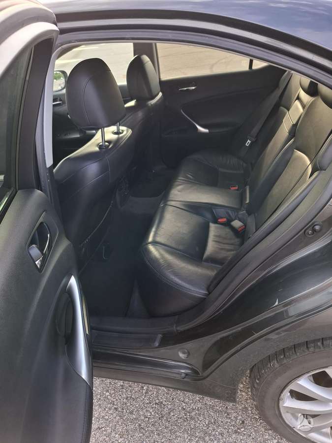 Lexus IS 220, 2.2 l., Седан