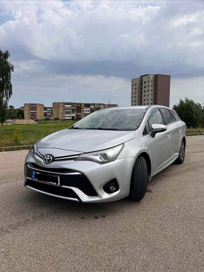 Toyota Avensis - 1