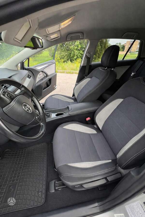 Toyota Avensis - 7