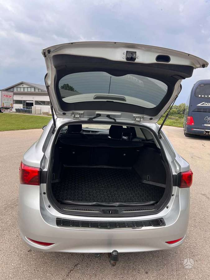 Toyota Avensis - 10
