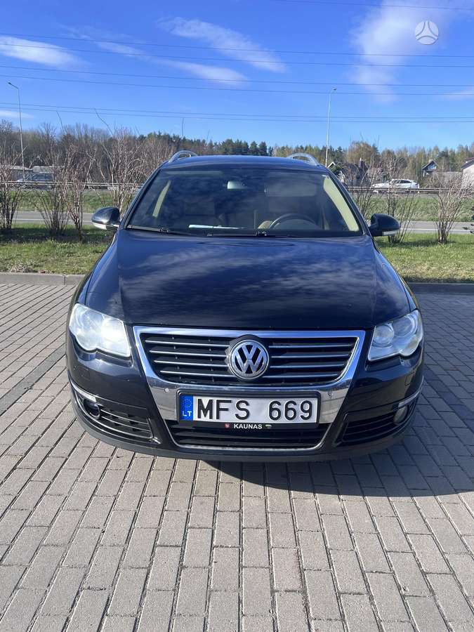 Volkswagen Passat - 1