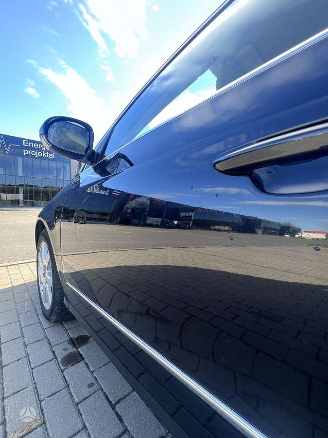 Volkswagen Passat - 11