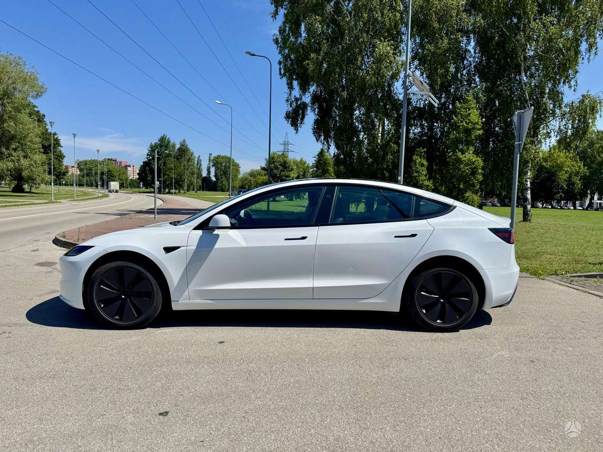Tesla Model 3, 60 кВт·ч, Седан