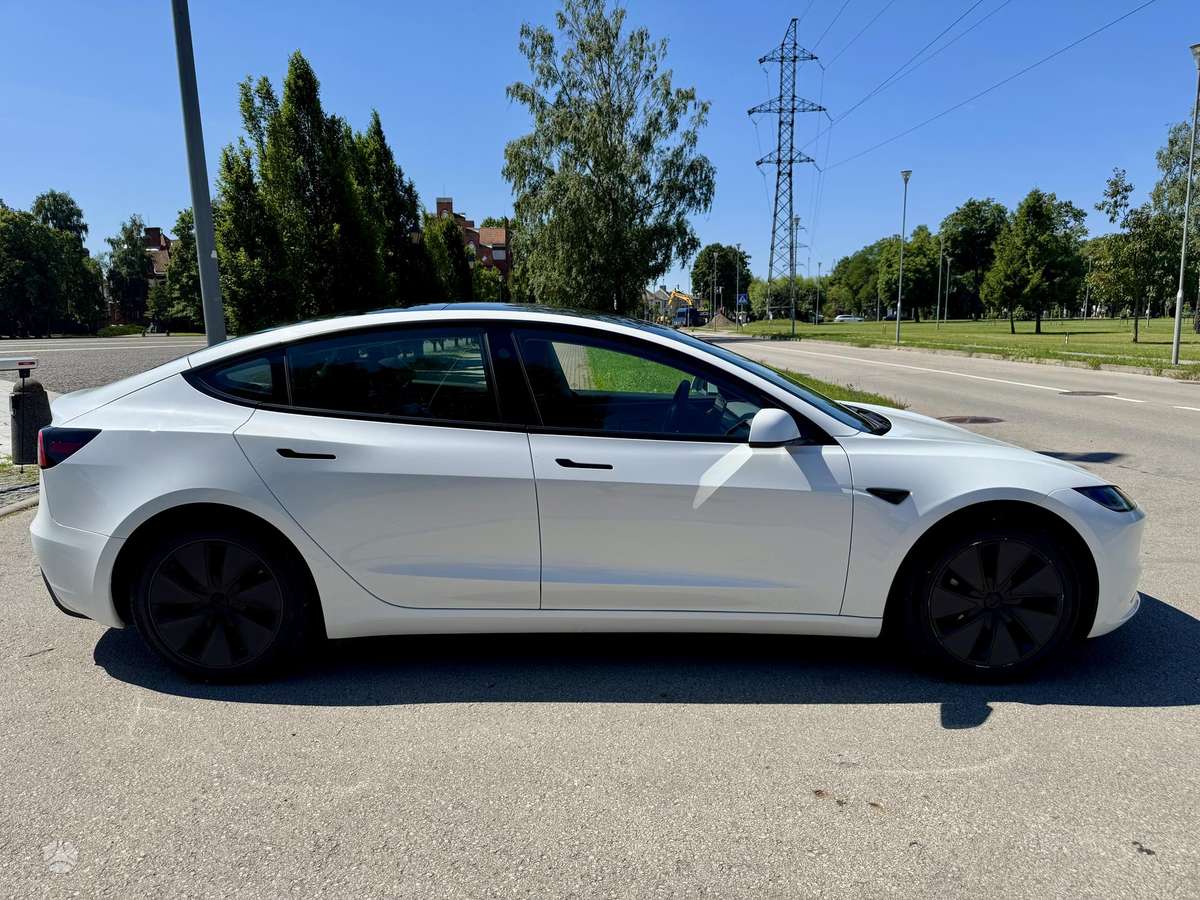 Tesla Model 3, 60 кВт·ч, Седан