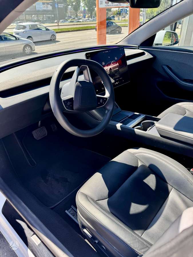 Tesla Model 3, 60 кВт·ч, Седан