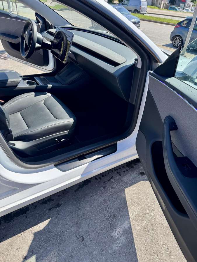 Tesla Model 3, 60 кВт·ч, Седан
