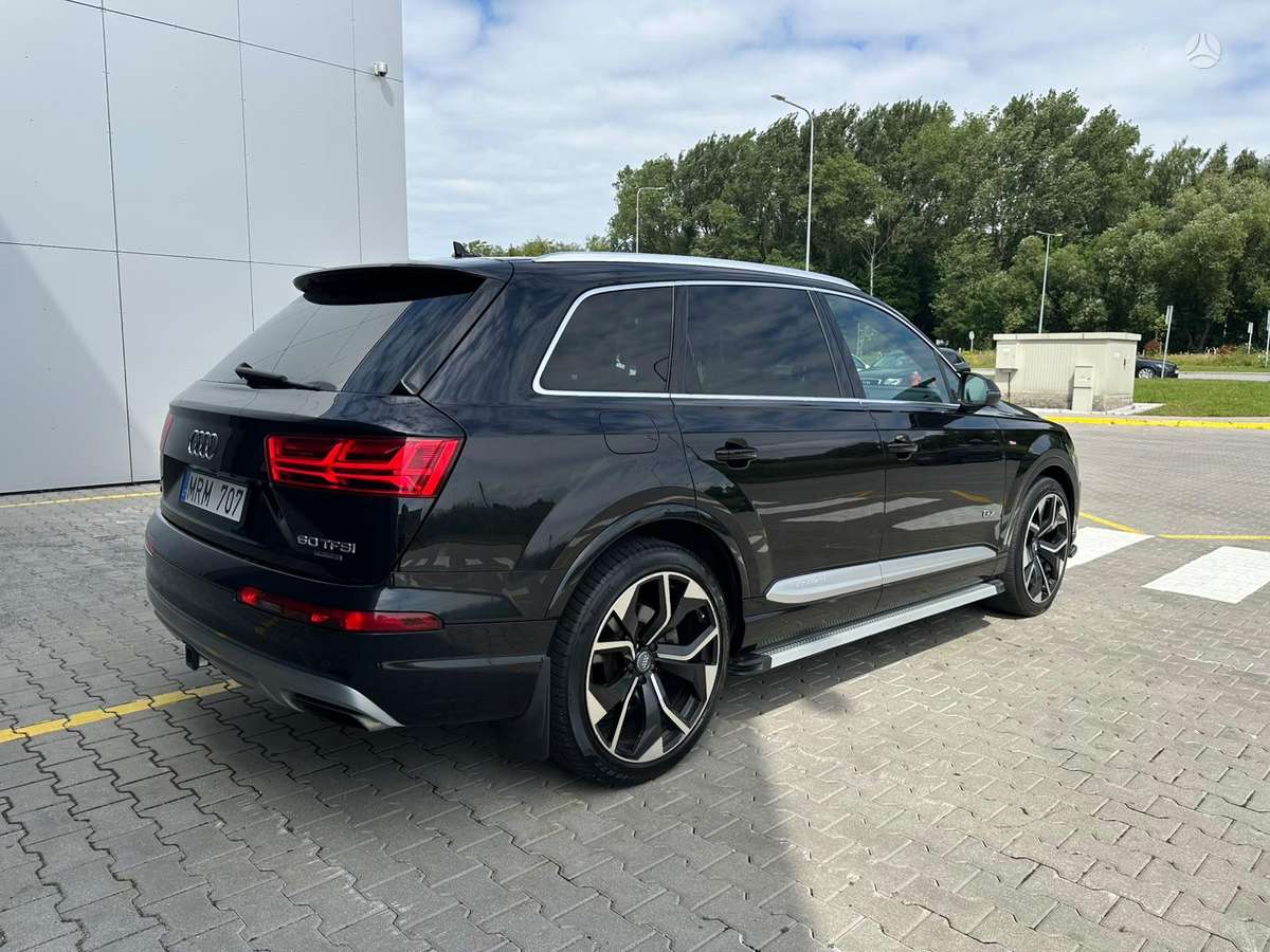 Audi Q7, 3.0 l., off-road / crossover