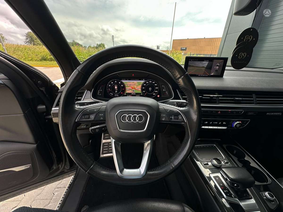 Audi Q7, 3.0 l., off-road / crossover