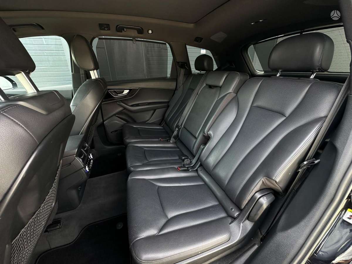 Audi Q7, 3.0 l., off-road / crossover