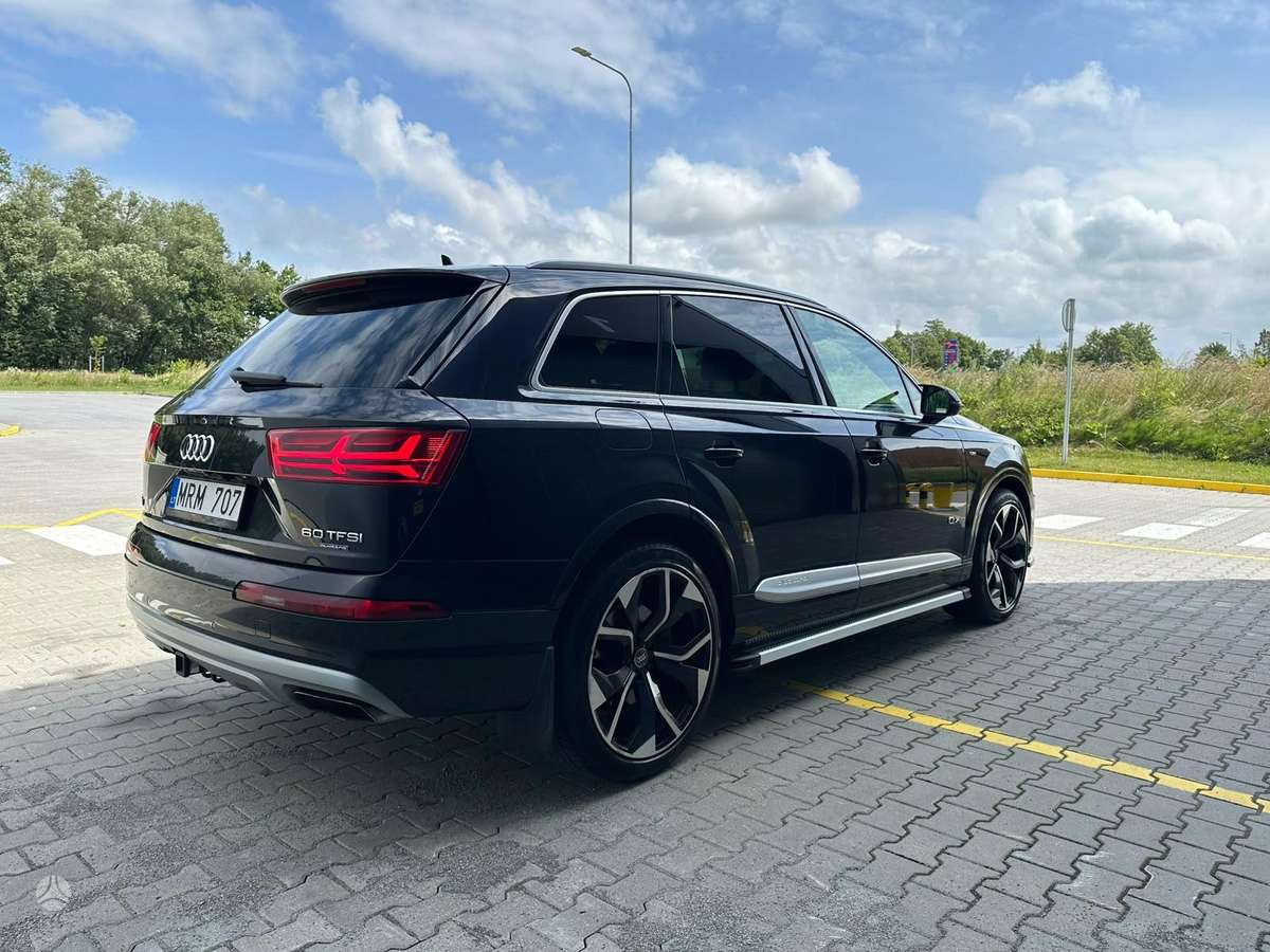 Audi Q7, 3.0 l., off-road / crossover