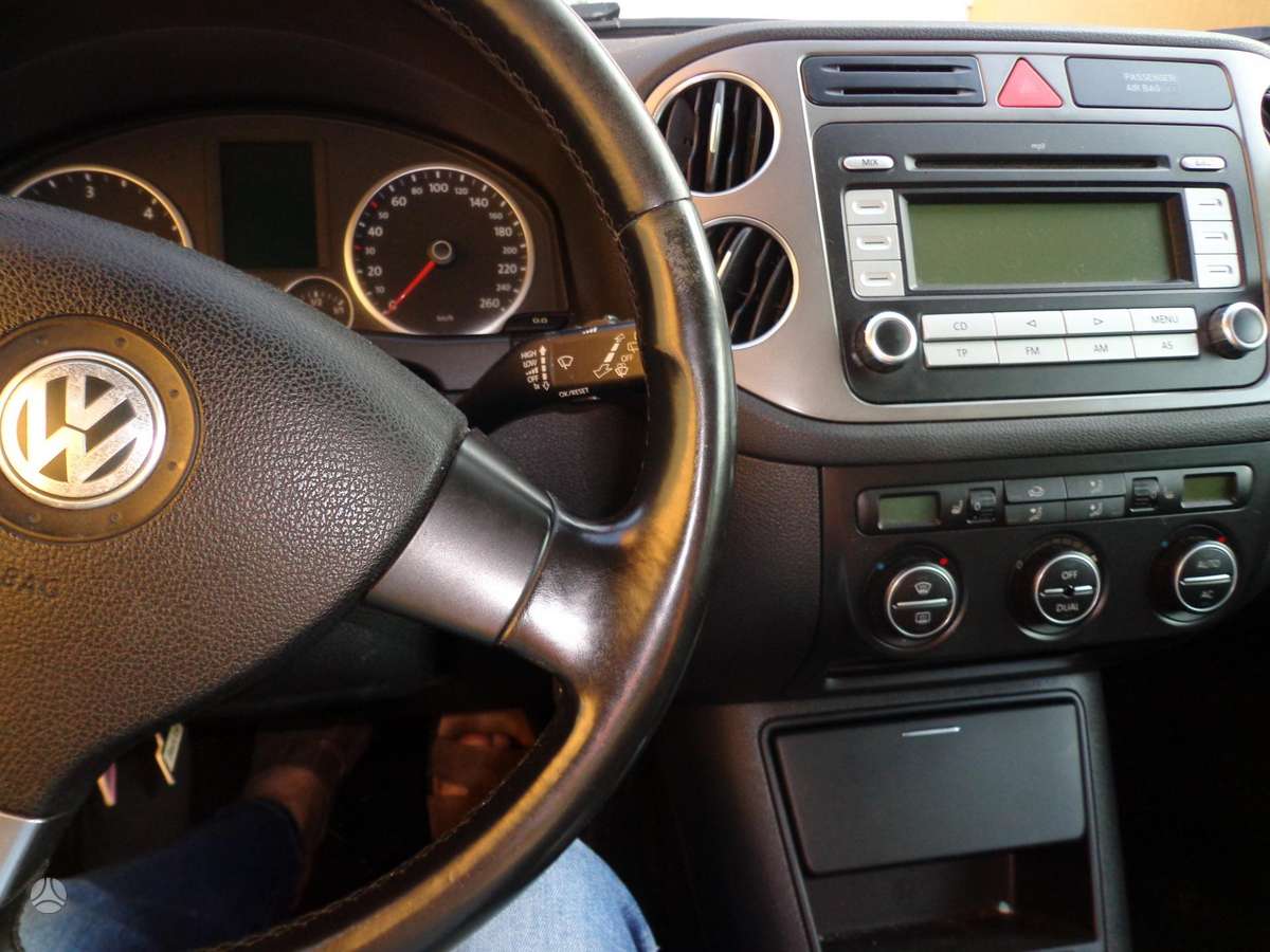 Volkswagen Tiguan - 6