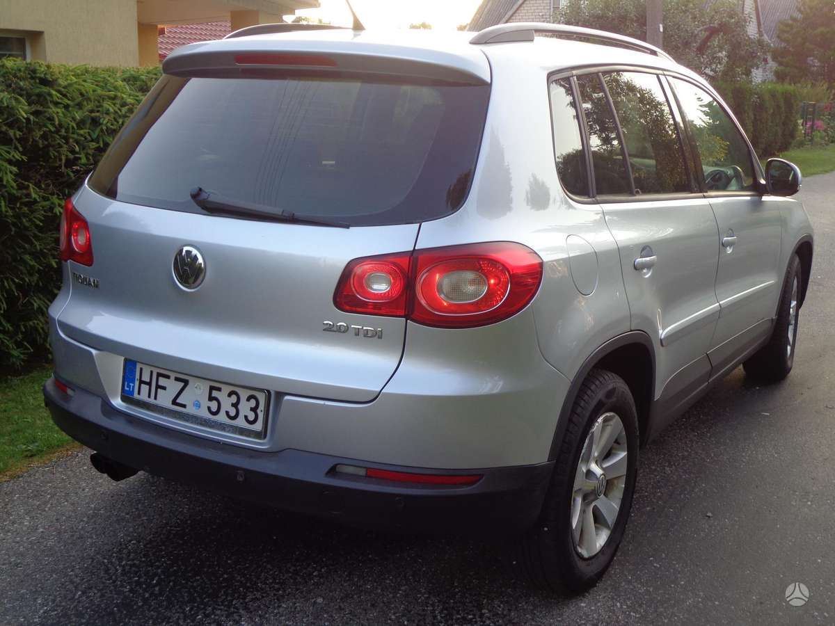 Volkswagen Tiguan - 2