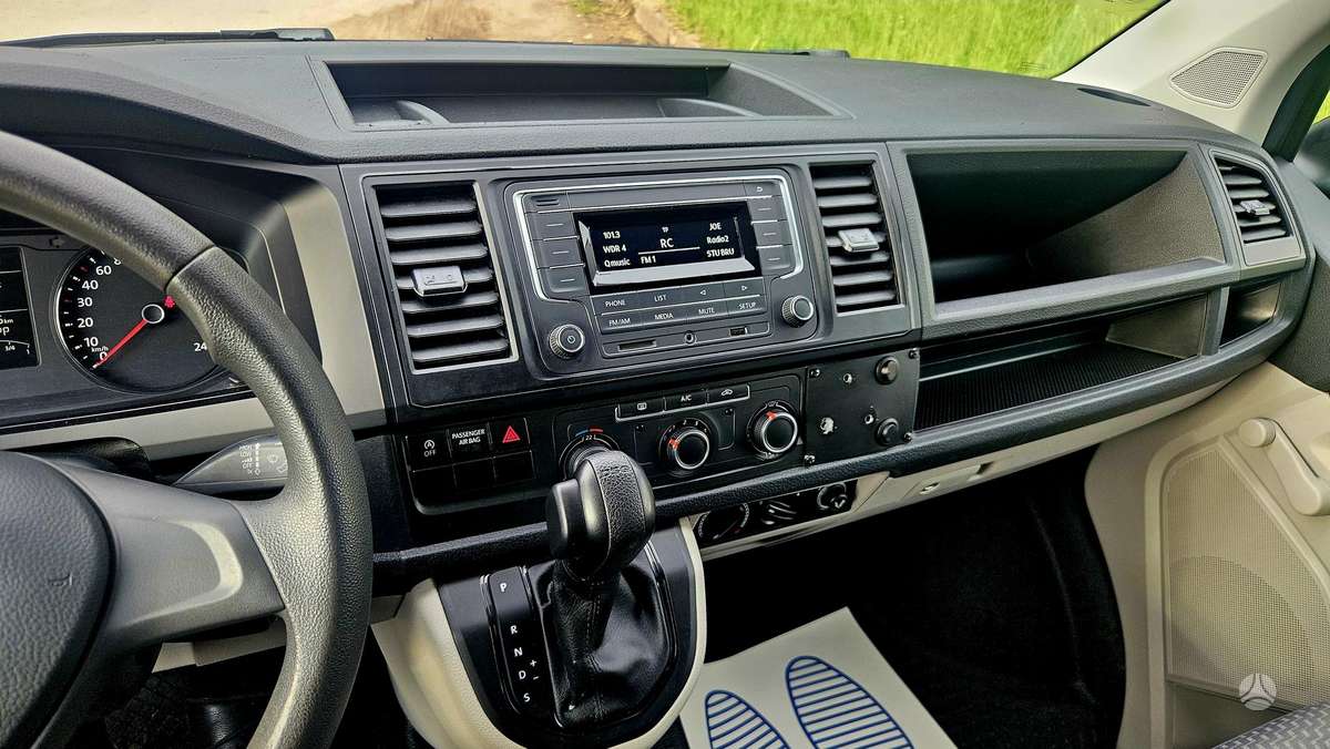 Volkswagen Transporter - 4