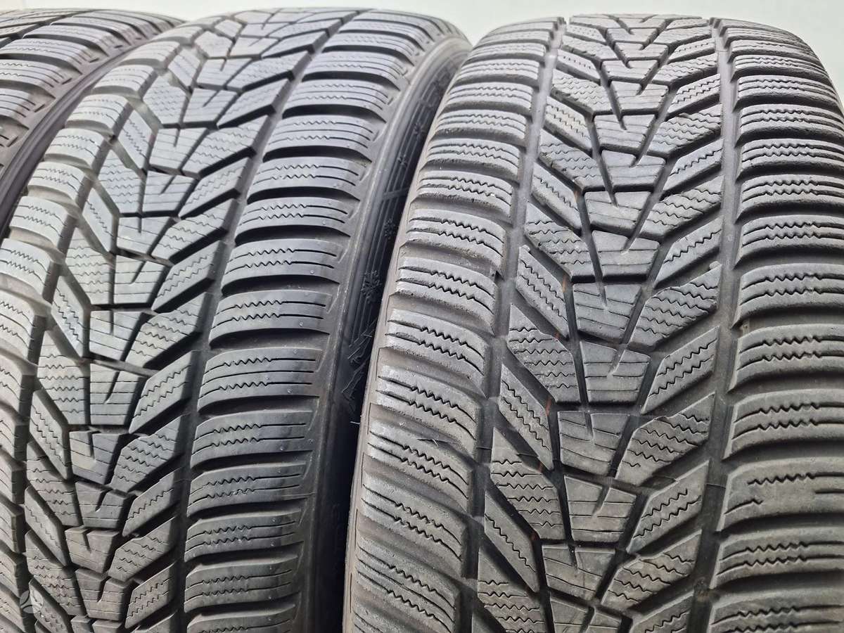 Hankook 7-8mm, 2022m, winter 225/45 R19