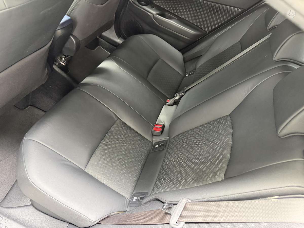 Toyota C-HR - 11