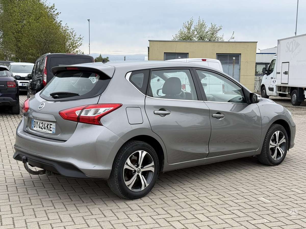 Nissan Pulsar, 1.2 l., hatchback