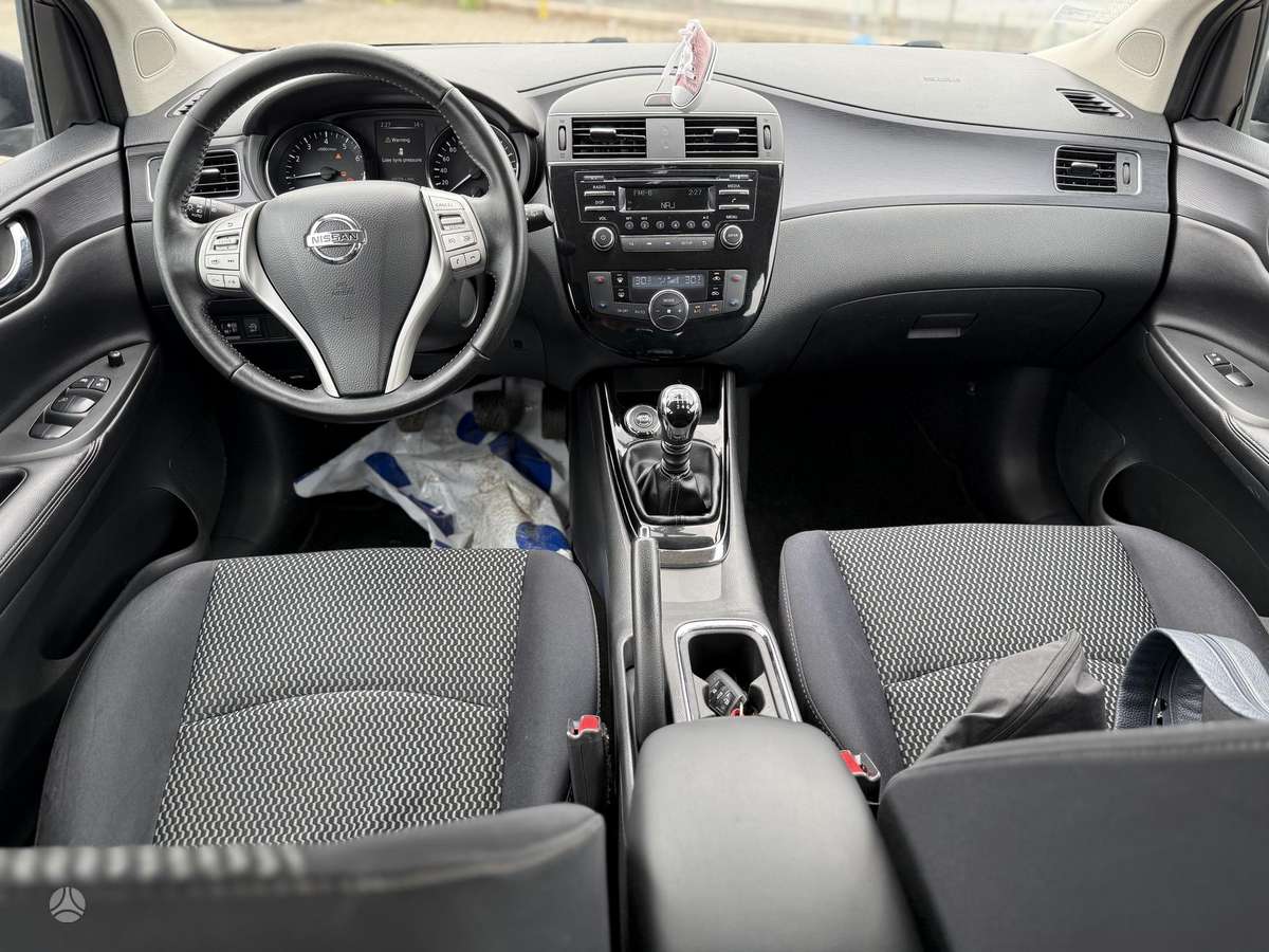 Nissan Pulsar, 1.2 l., hatchback