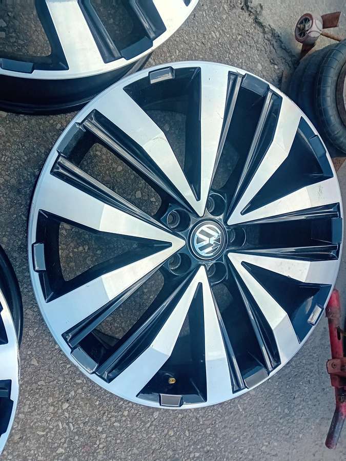 Volkswagen, light alloy, R20