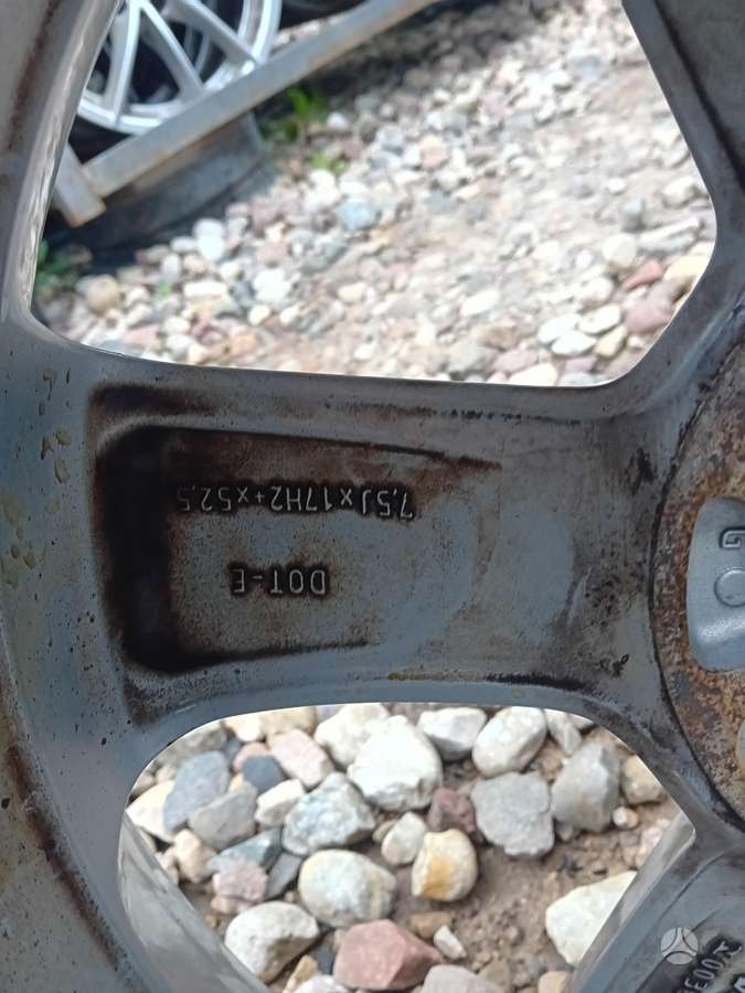 Volvo, lengvojo lydinio, R17