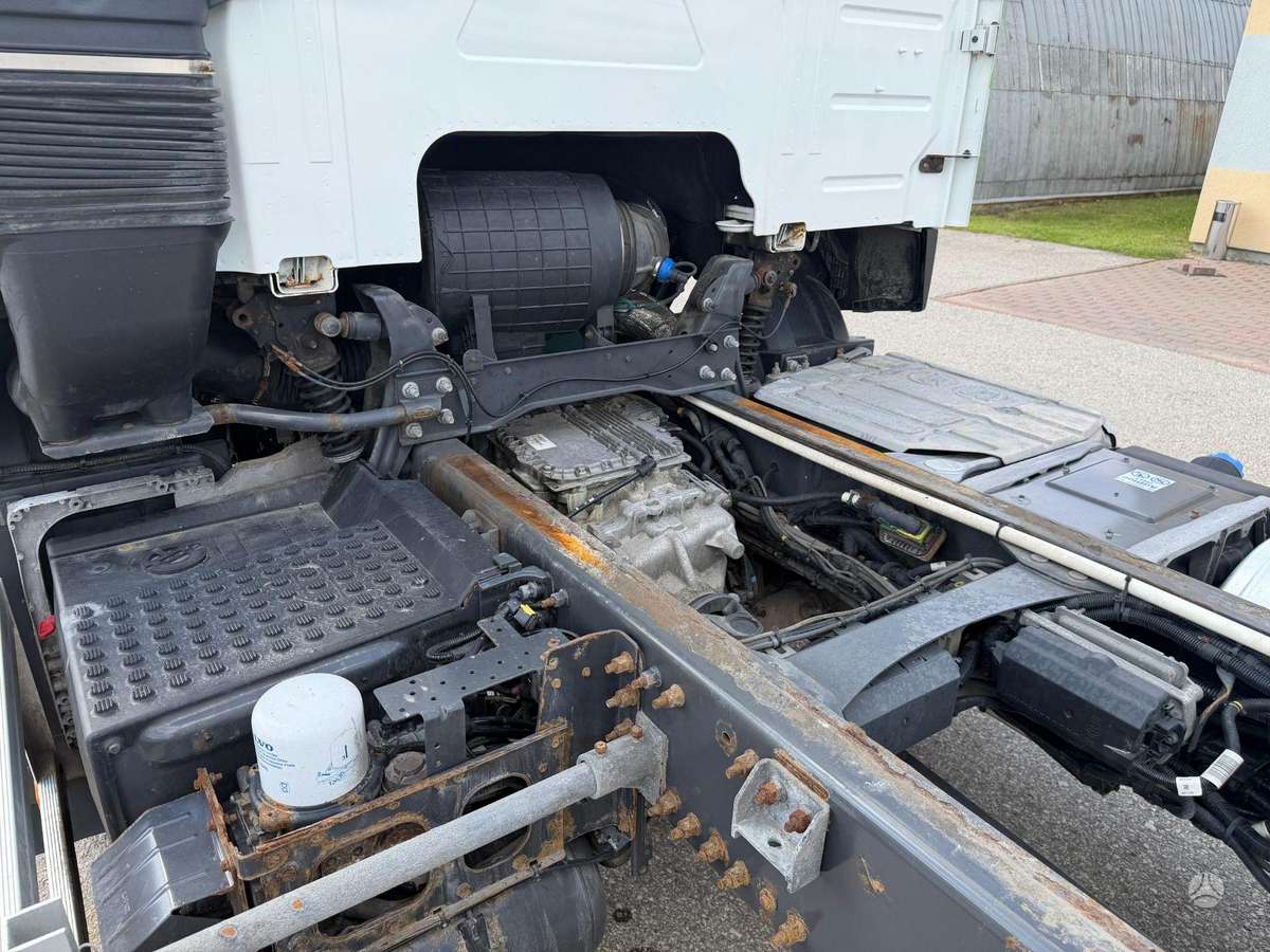 Volvo FM330, važiuoklės
