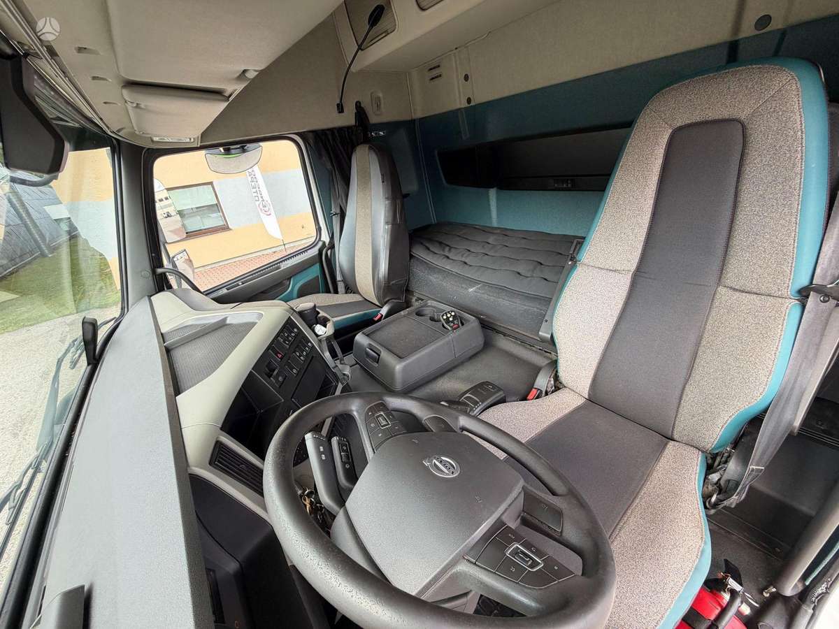 Volvo FM330, važiuoklės