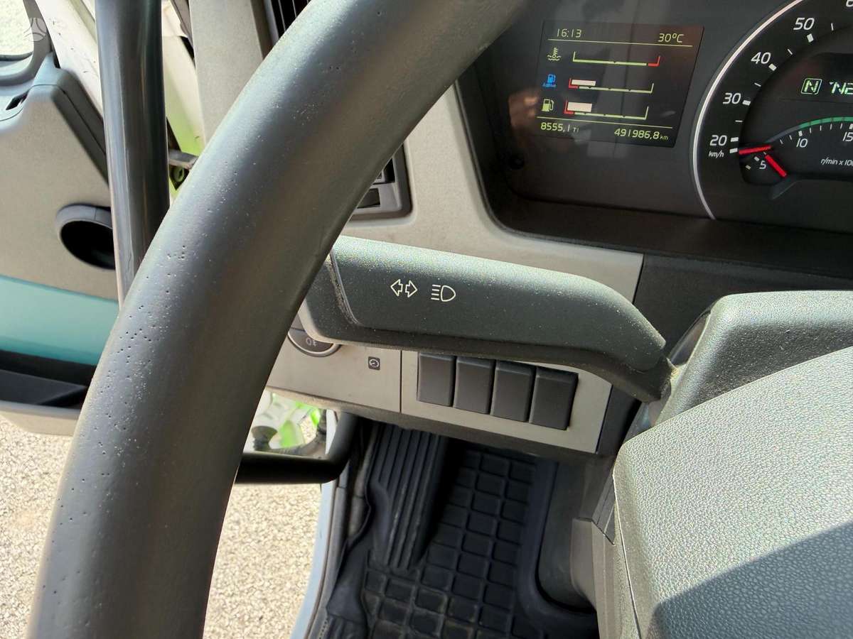 Volvo FM330, šasija
