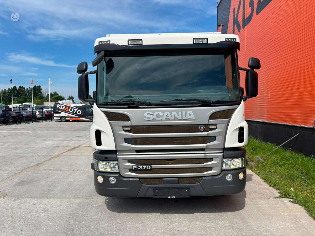 Scania P 370 6x2*4, box trucks / box vans