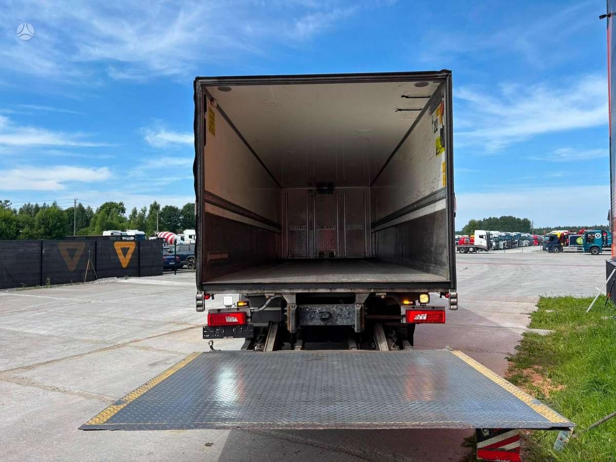 Scania P 370 6x2*4, box trucks / box vans