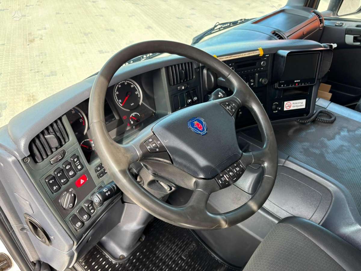 Scania P 370 6x2*4, box trucks / box vans