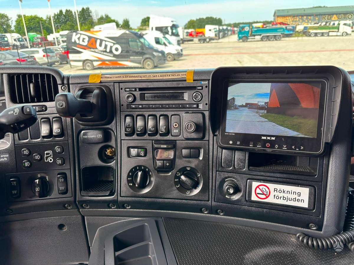 Scania P 370 6x2*4, box trucks / box vans