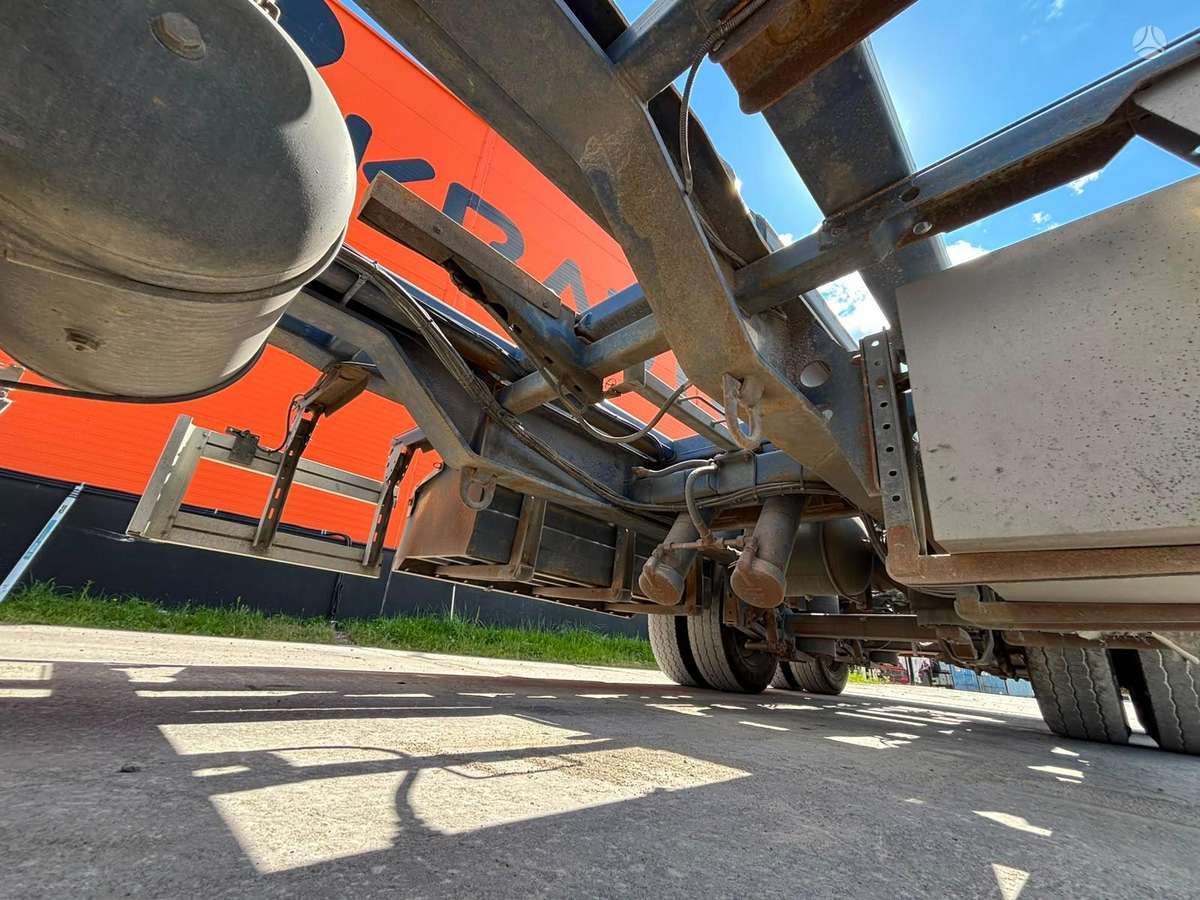 CMT PT 12-20, konteinerių gabenimo