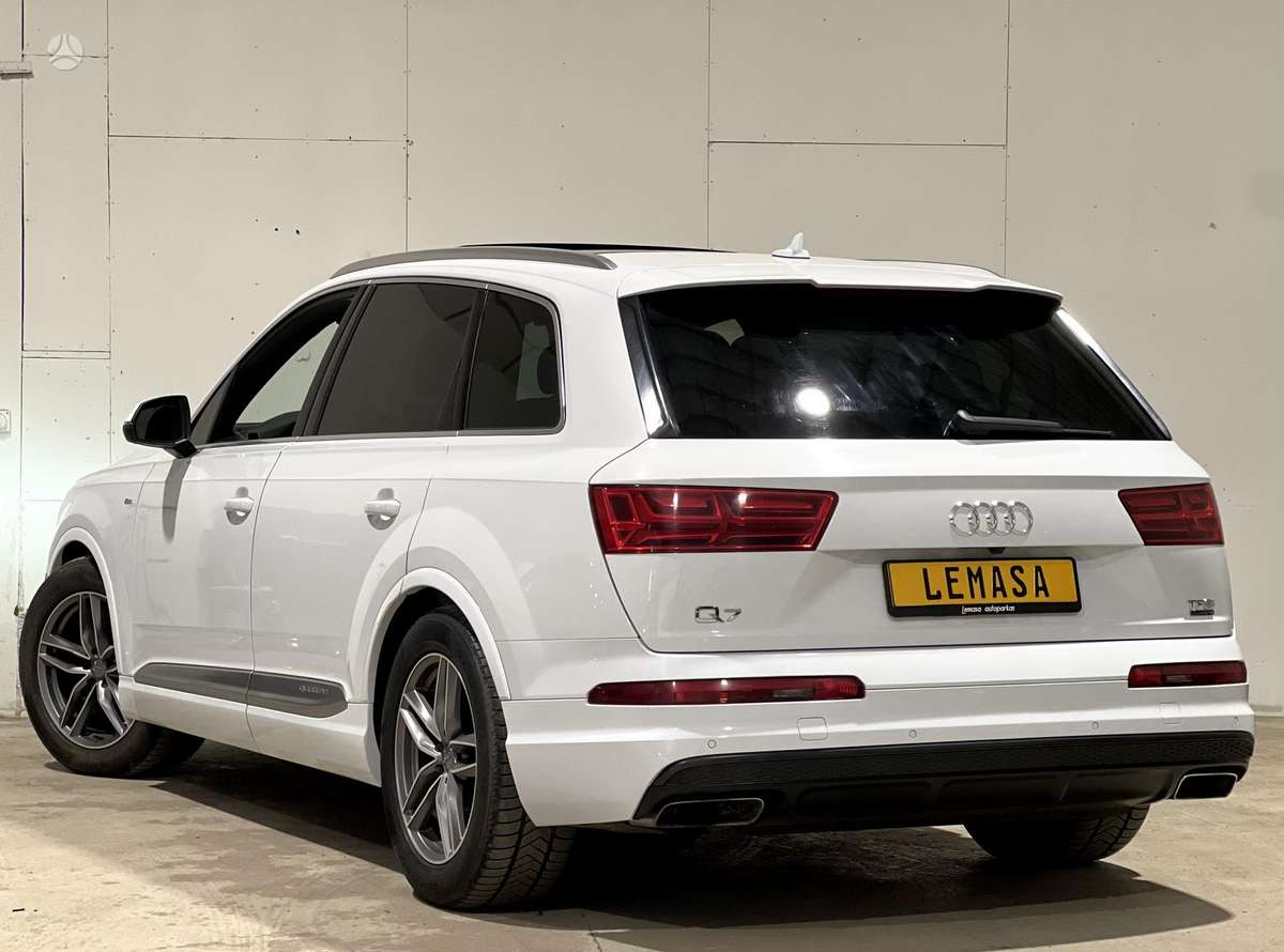 Audi Q7, 3.0 l., off-road / crossover